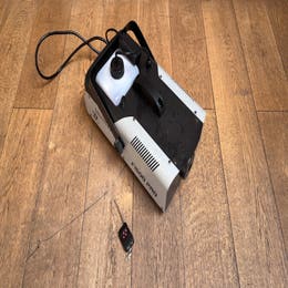 Machine à fumée, 1500W, télécommandes + liquide