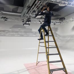 Mounting Lighting service