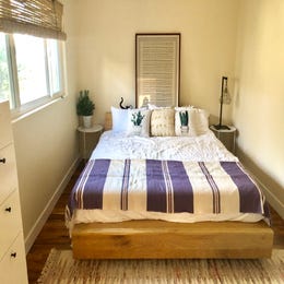 Private Dressing Room w/ En-suite Bathroom