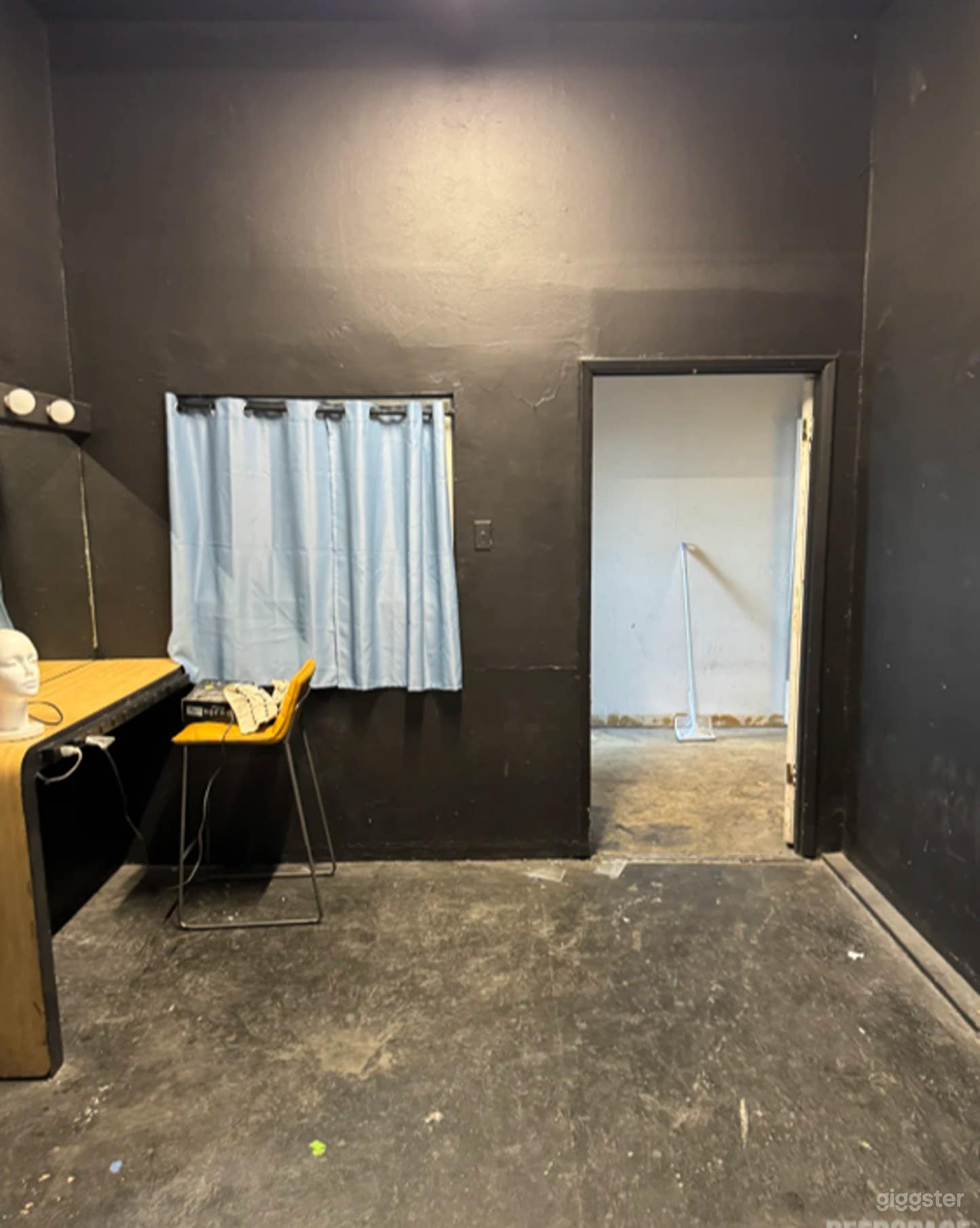 White Cyc Wall Photo 4