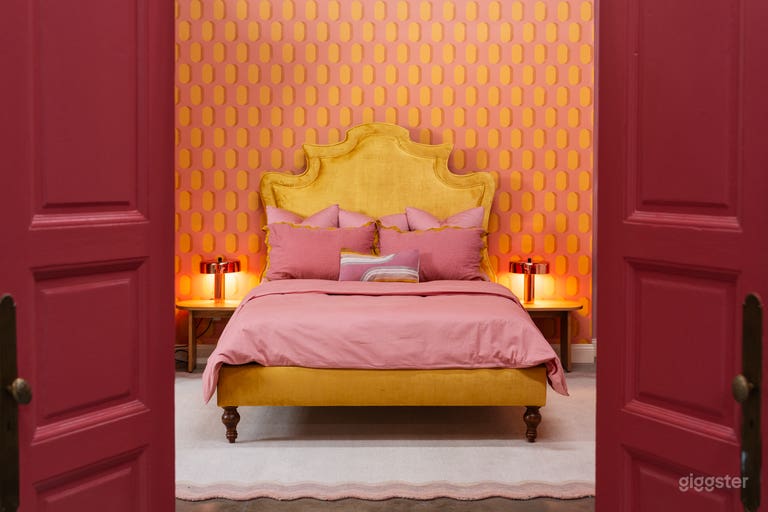  Vibrant Valley Studio with Cyc Wall 