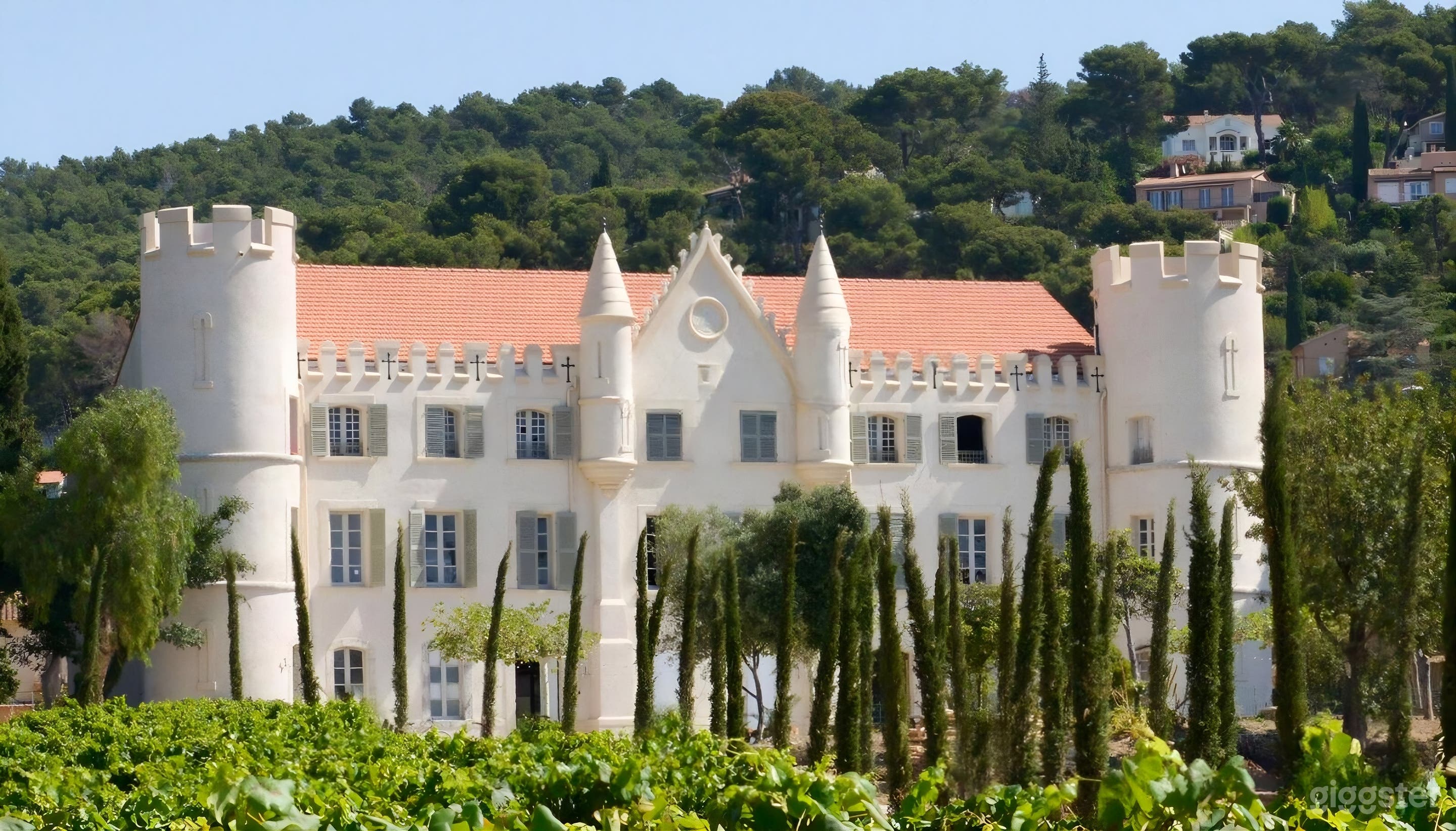 Photo de Castle in Provence facing Porquerolles 2