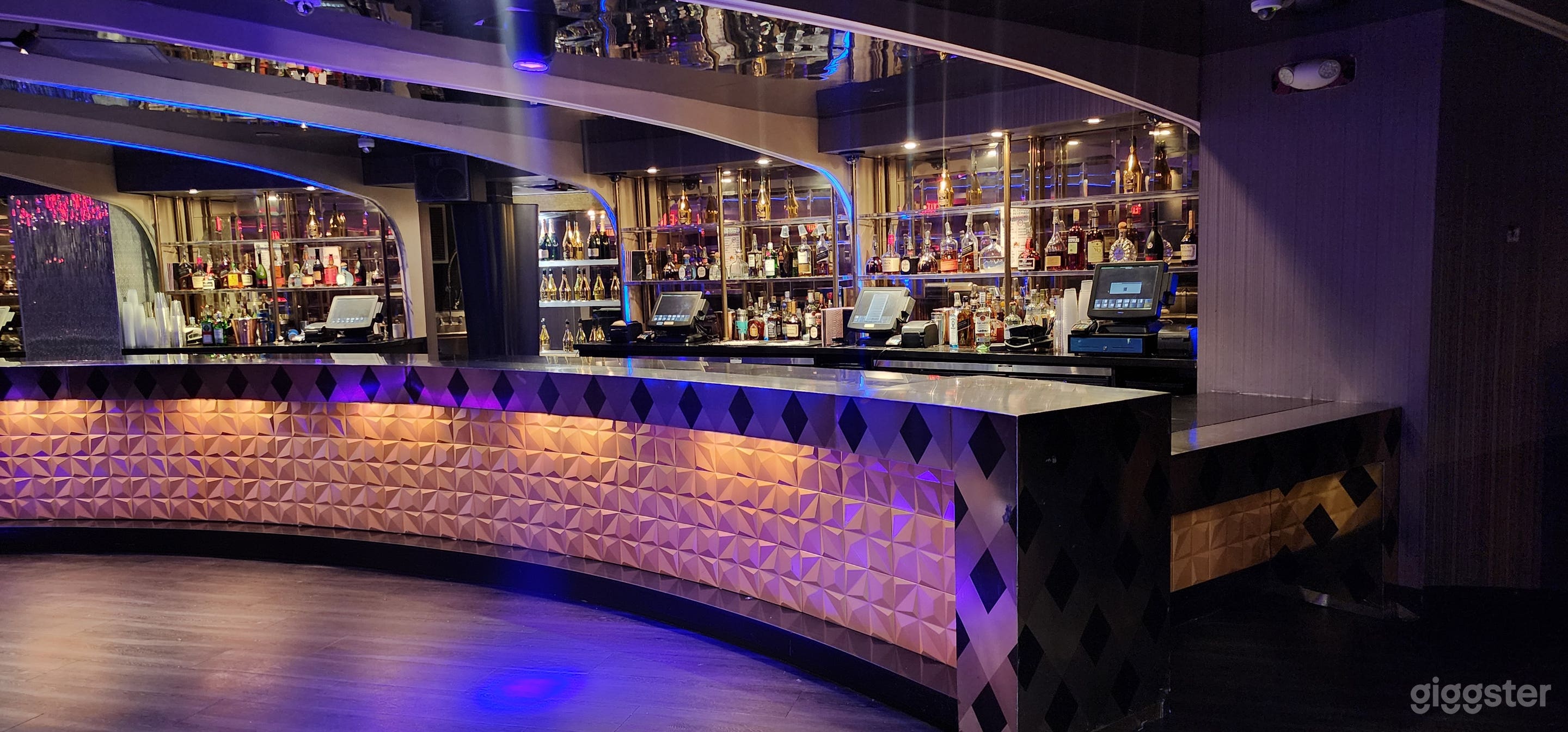 Opera Ultra Lounge Photo 2