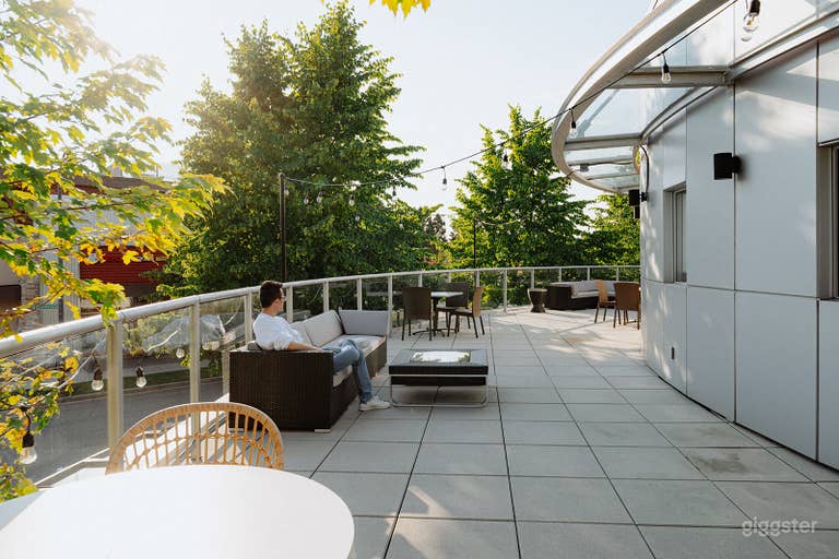  Outdoor Wrap-Around Patio 