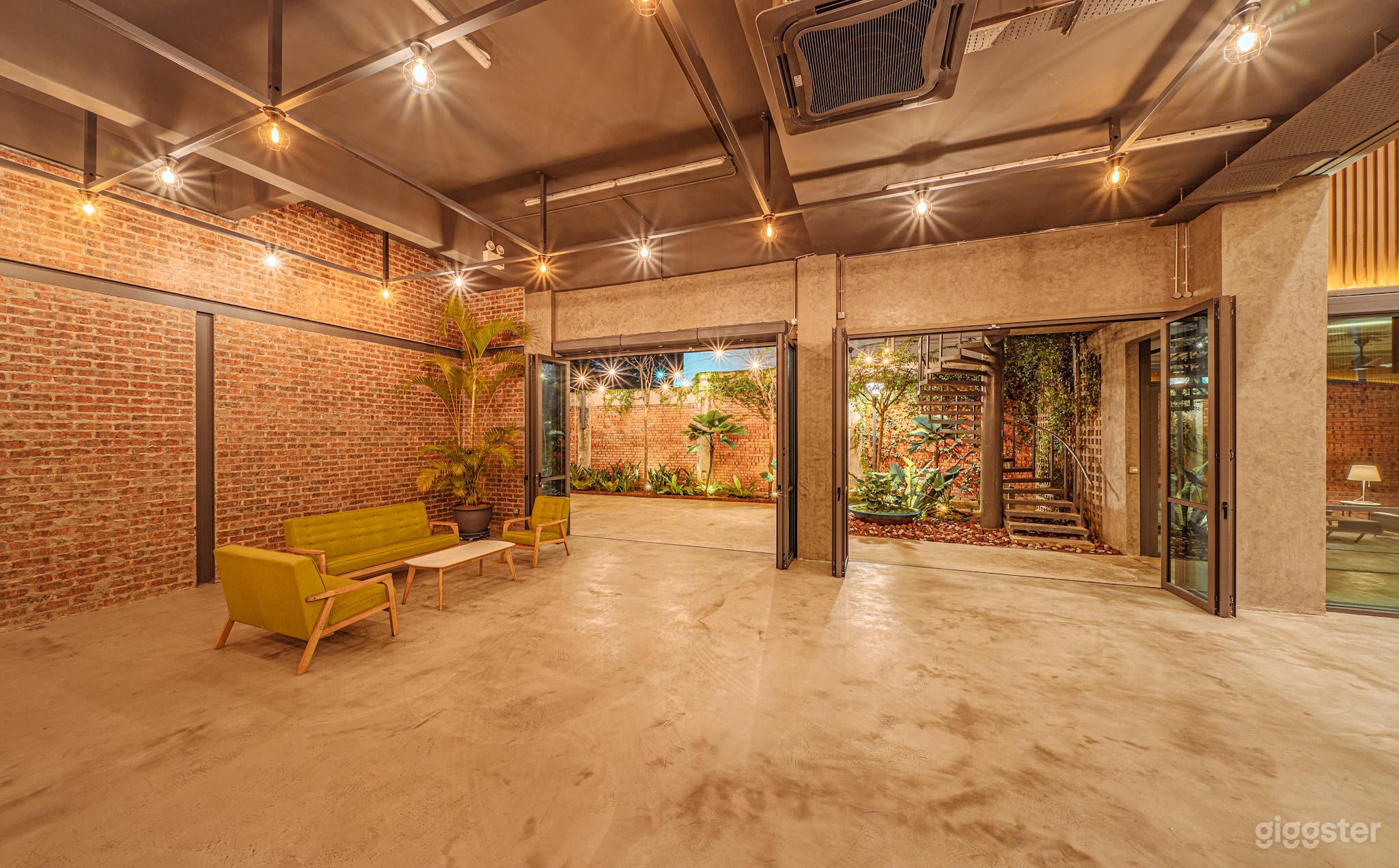 Spacious Brick and Wooden Event Studio Photo 3