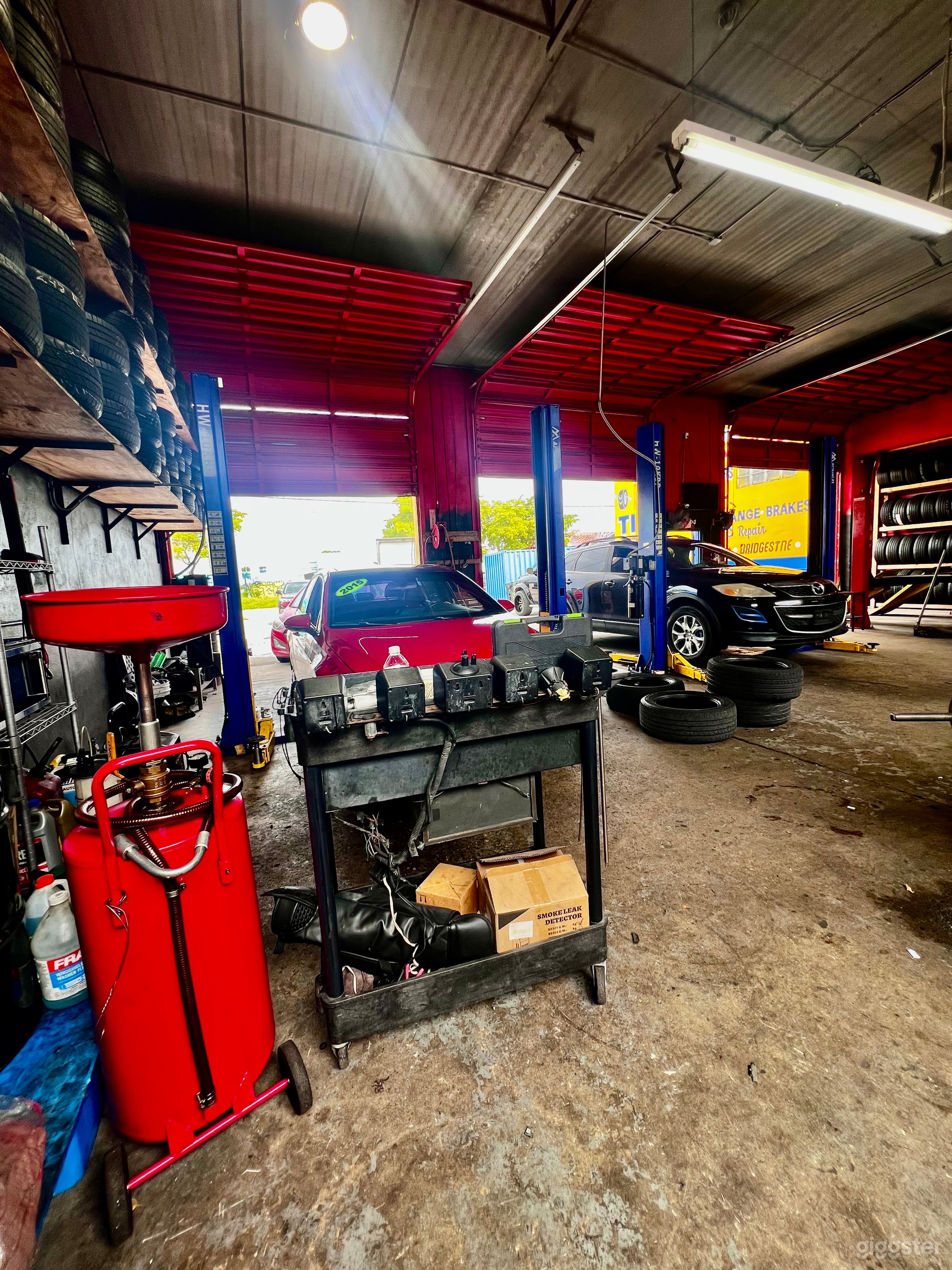 CAR REPAIR ,TIRE SHOP, MECHANIC GARAGE Photo 3