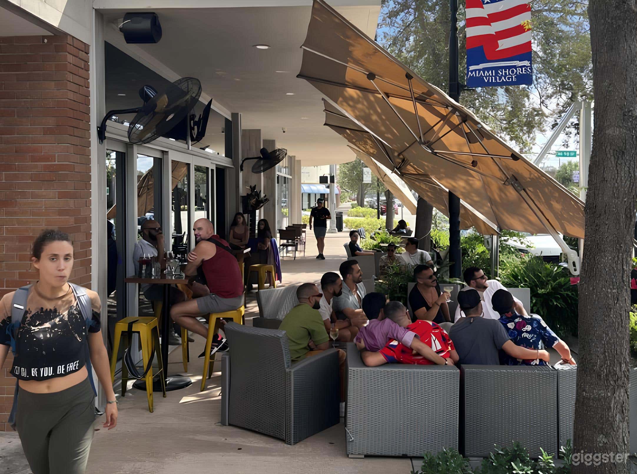 Front Vibrant Outdoor Space Photo 1