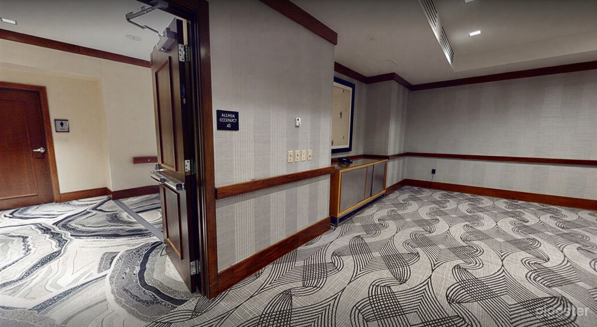 Fresco Meeting Space Photo 4