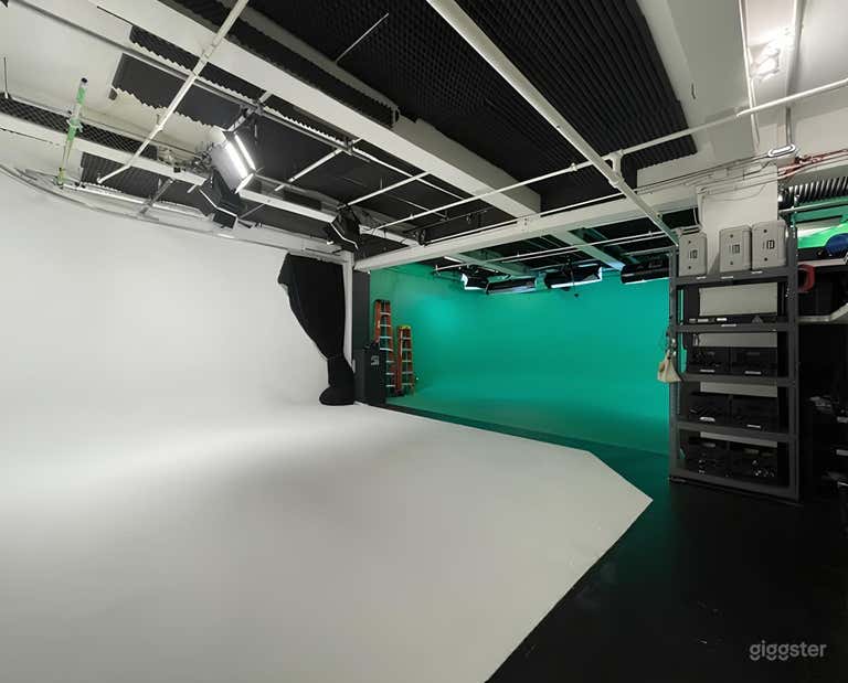  Main Stage with Cyc Walls 