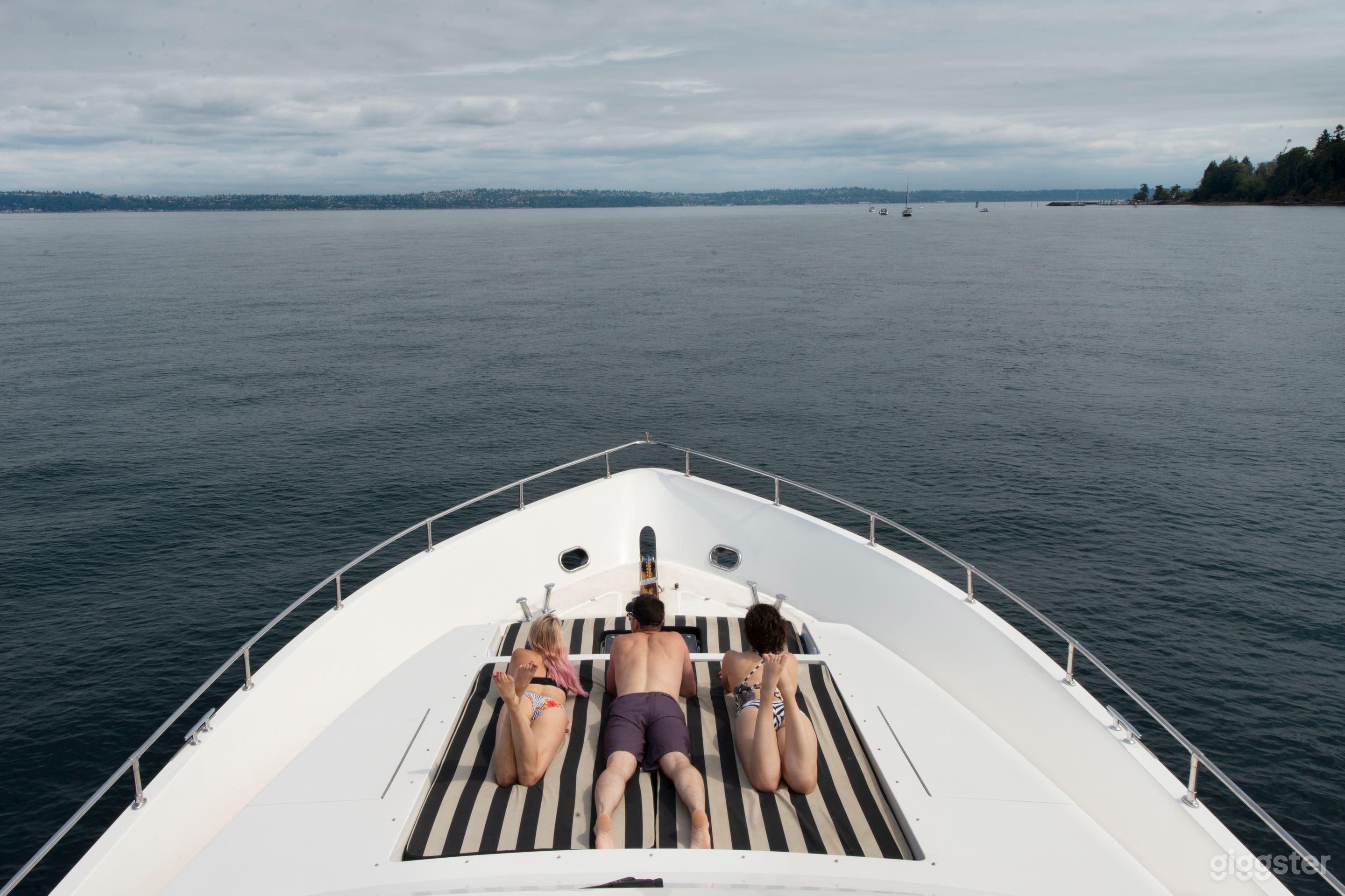 Luxury Yacht Venue for Filming & Events in the Pacific NW Photo 3