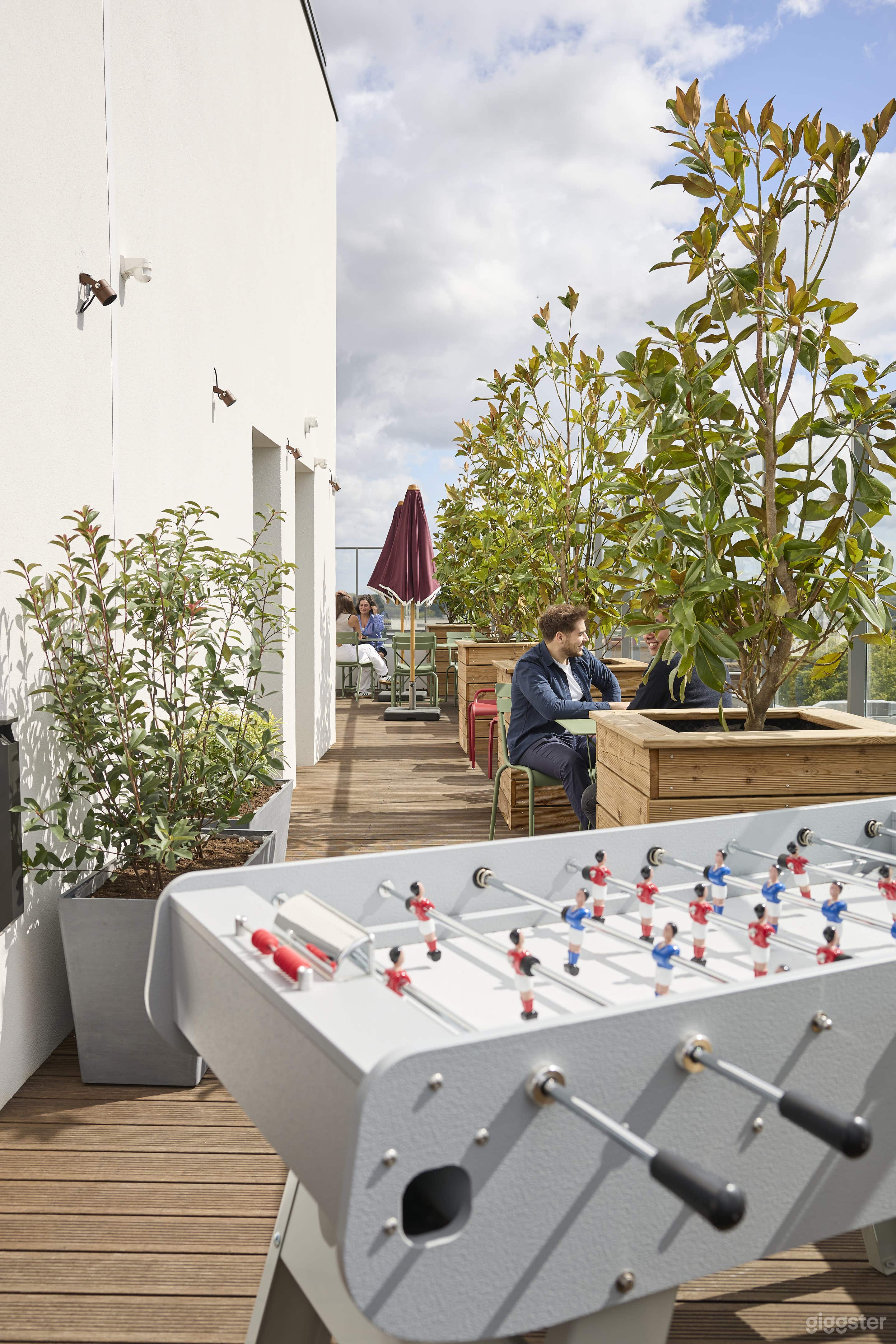 Photo de Espace événementiel polyvalent avec toit-terrasse, studios et jeux 2