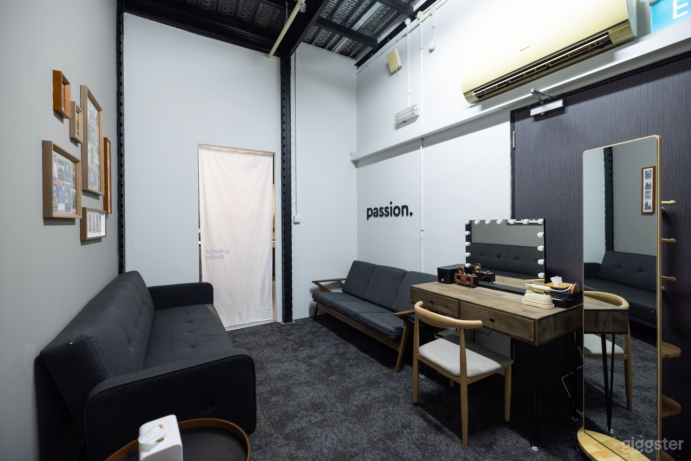 Cyclorama Studio with Truss System Photo 3