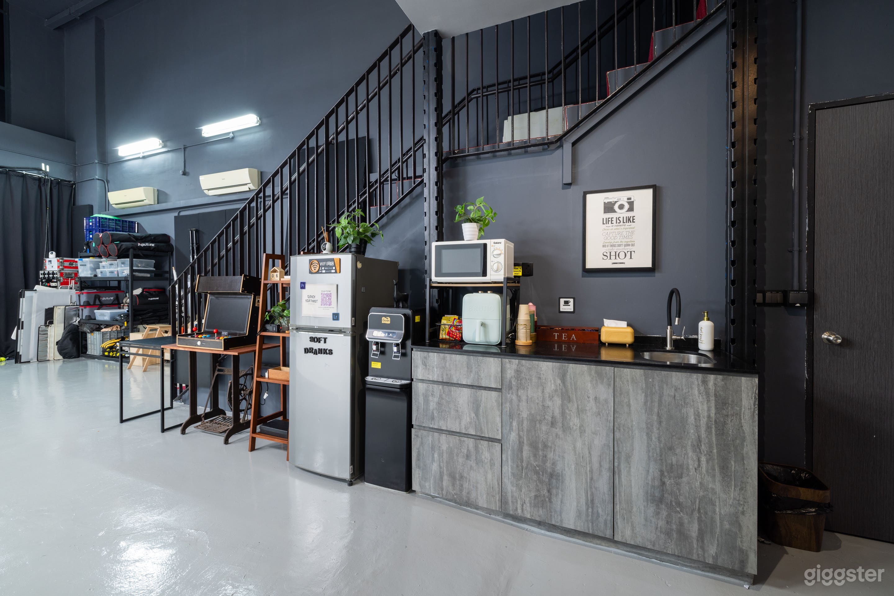 Pantry &amp; Amenities