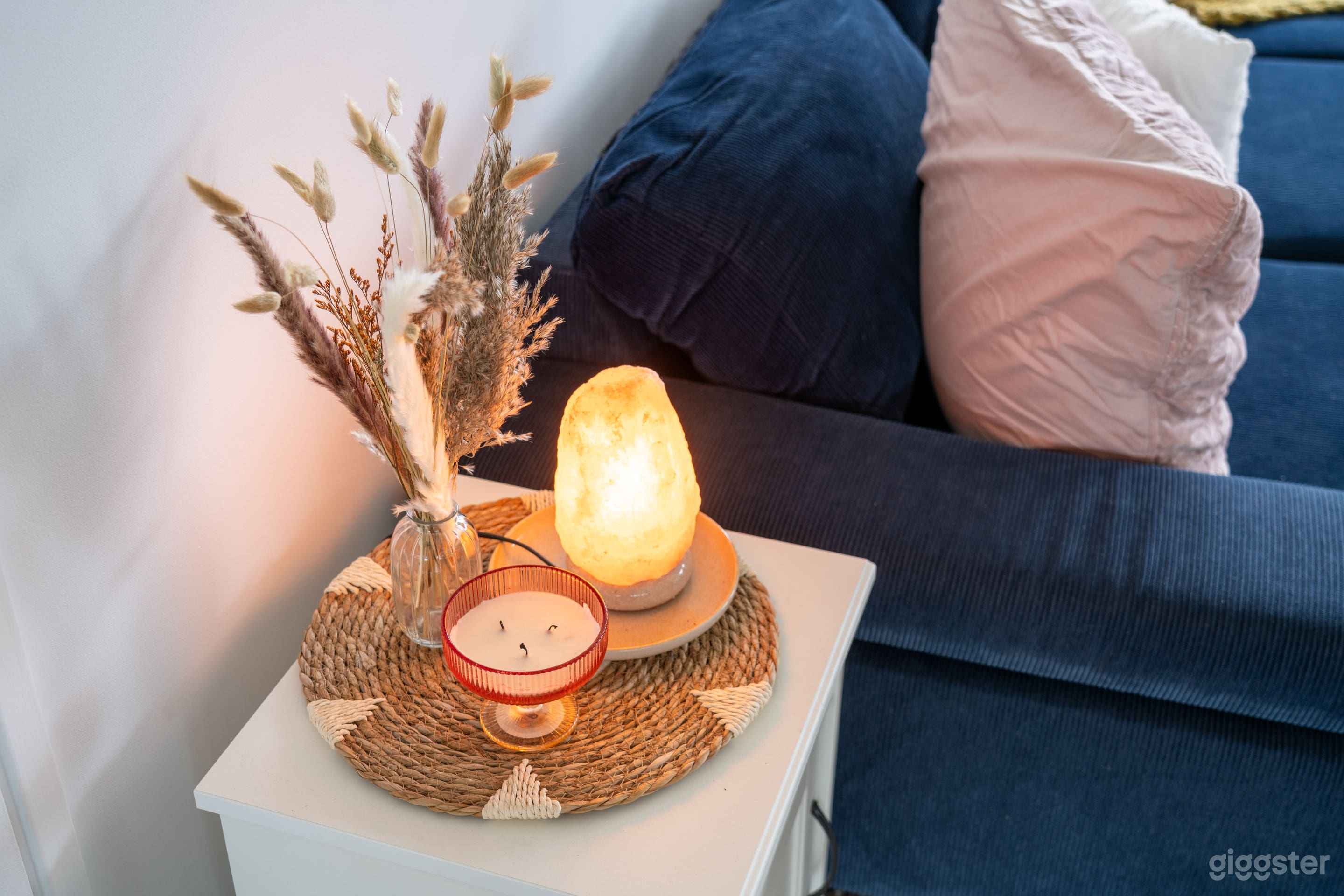 Bright Self-Contained Studio in Coorparoo Photo 3