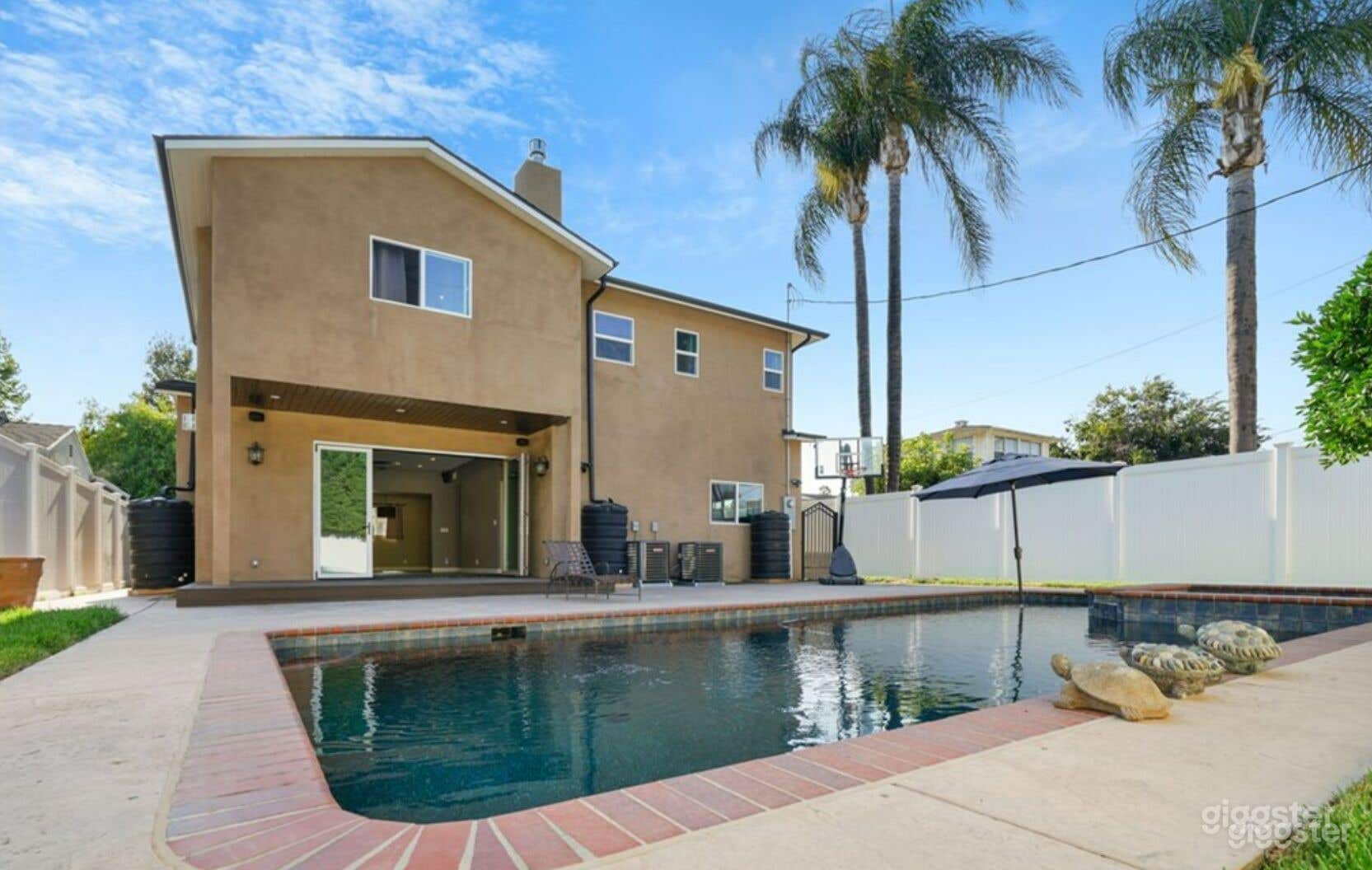 Outdoor Pool Oasis in a midcentury home  Valley Village Photo 2