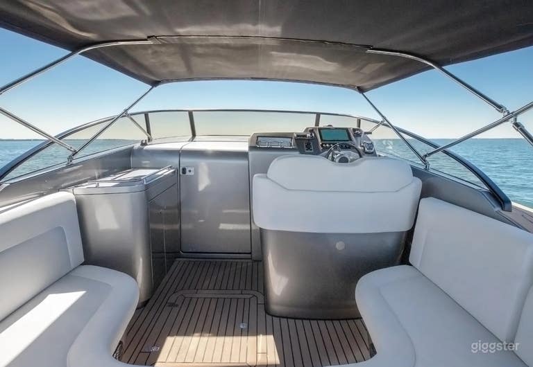  Canard 36′ - Epitome of Luxury and Innovation 