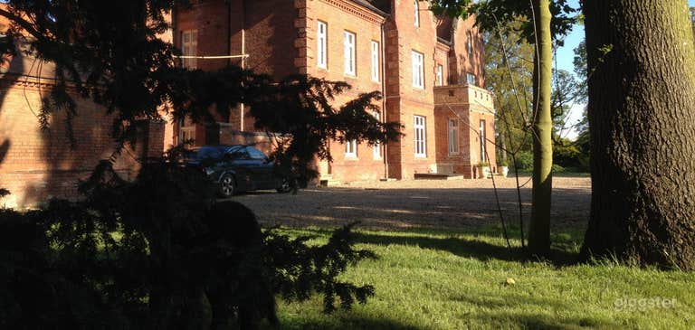  Victorian Manor House Exclusive Hire 