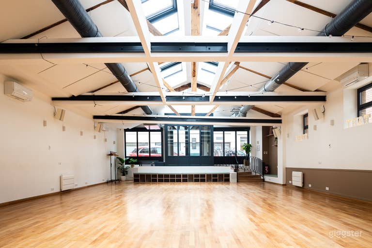  Hohe Decken und lichtdurchflutet - vielseitiges Tanzstudio 