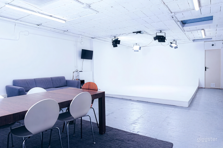  Estudio creativo con ciclorama blanco 