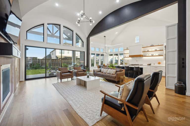  Modern Luxury Home | 4 Beds, 5 Baths 