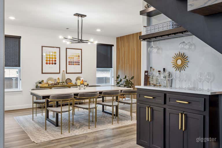  Modern Luxury Home | 4 Beds, 5 Baths 