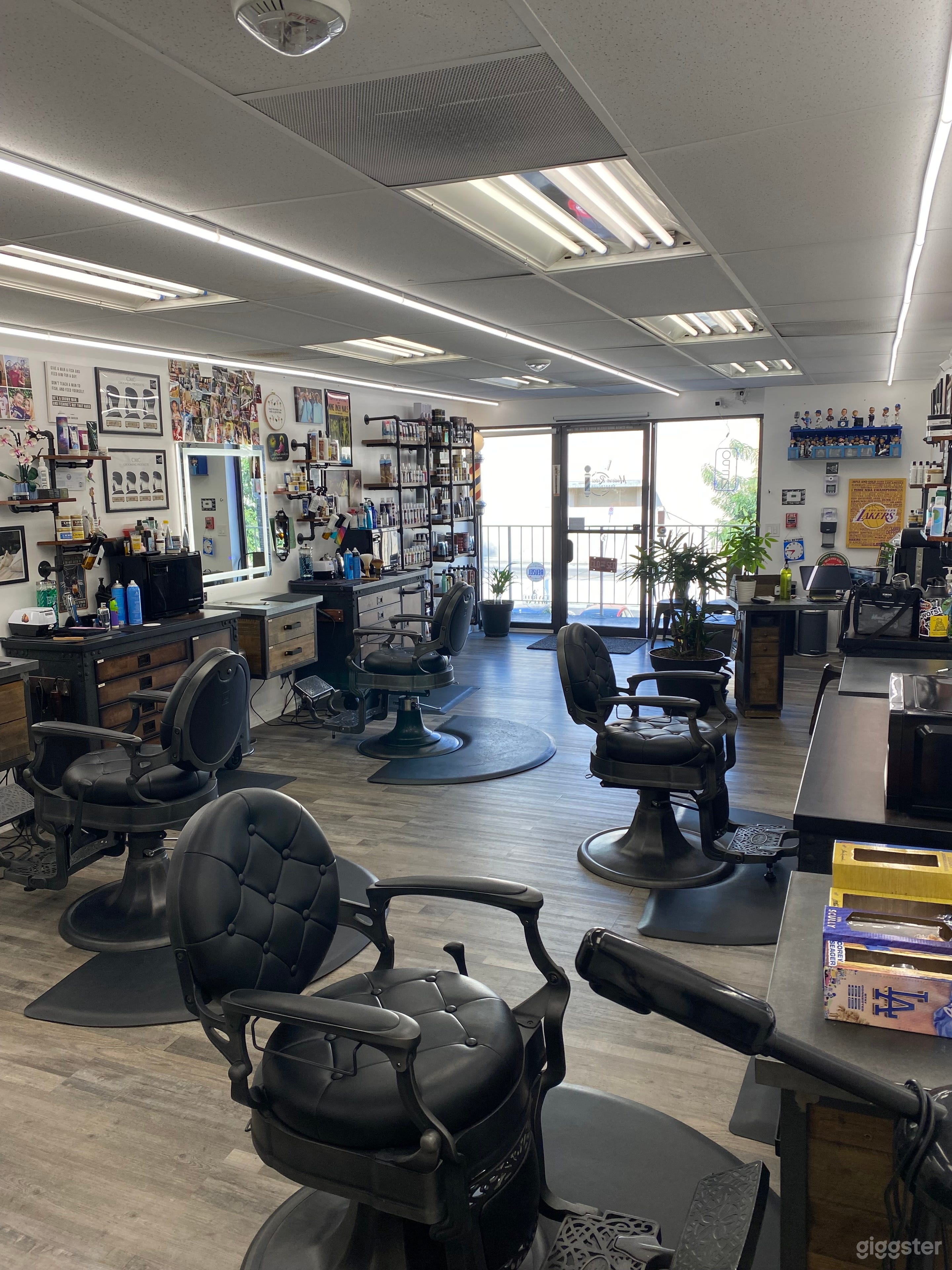 Classic Barbershop in Hollywood Photo 4