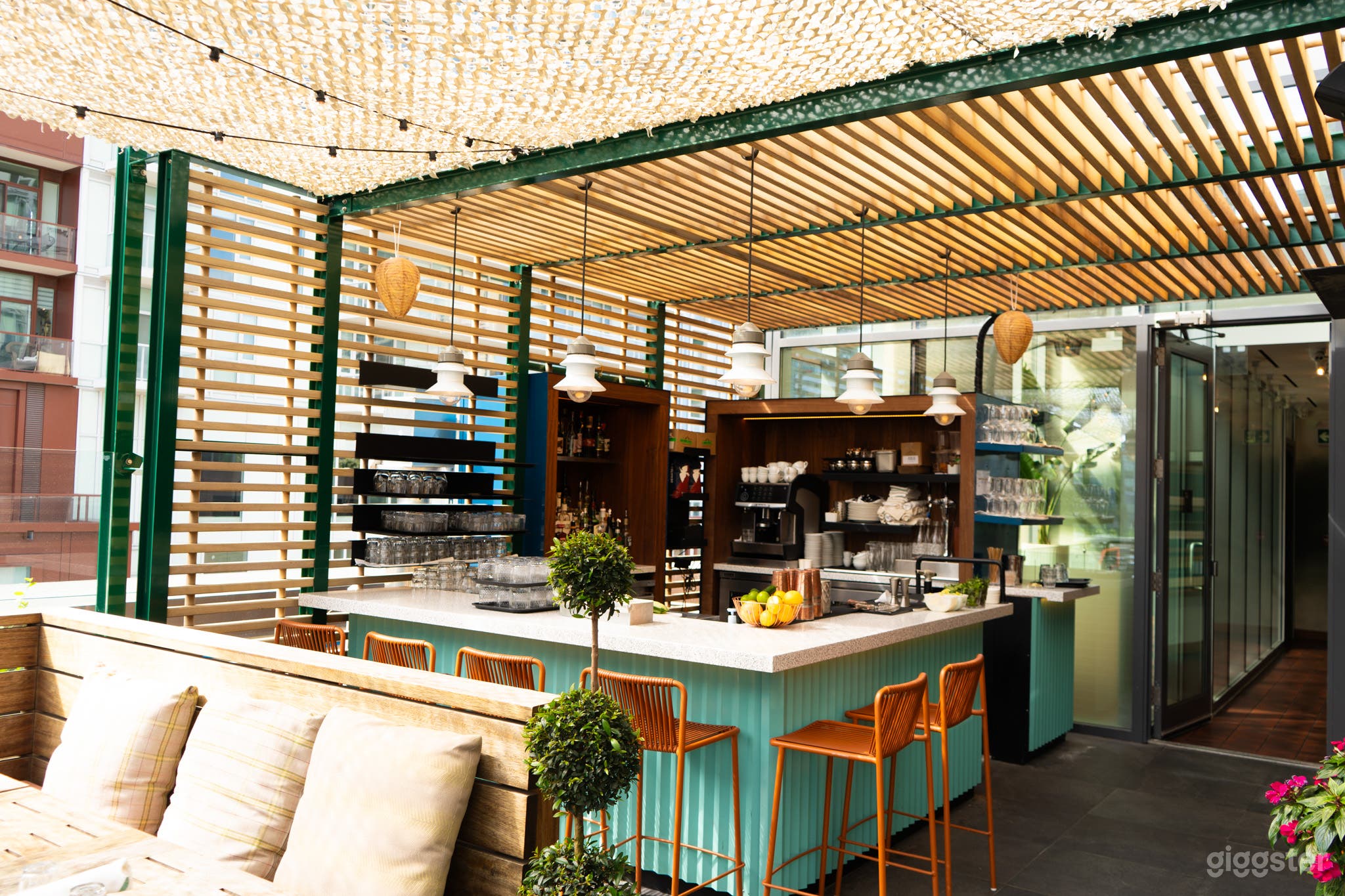 Rooftop patio Photo 2