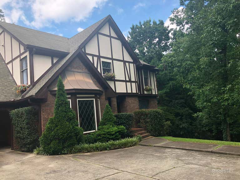  Sandy Springs/Buckhead/Atlanta-Traditional Tudor Home 
