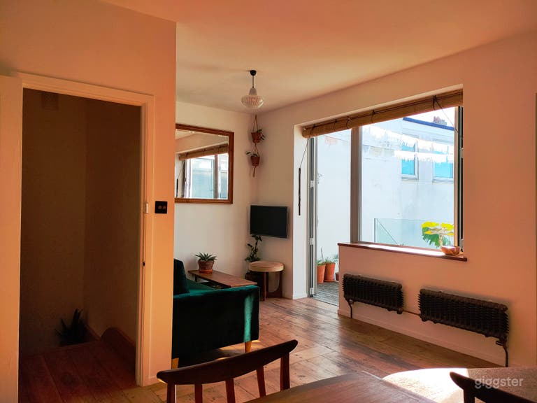  Minimal apartment with original Victorian features 