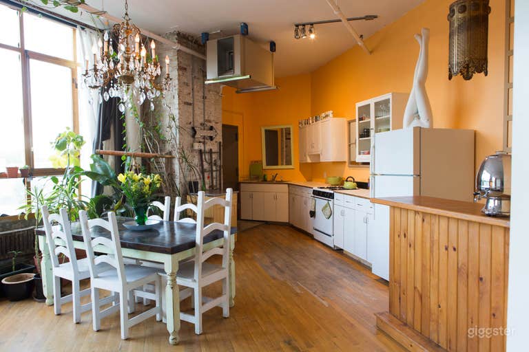  Bright Bushwick Photo Studio/Loft/Gallery 