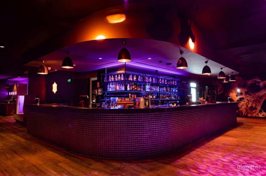 Hip and Trendy Bar - VERDICT Photo 1