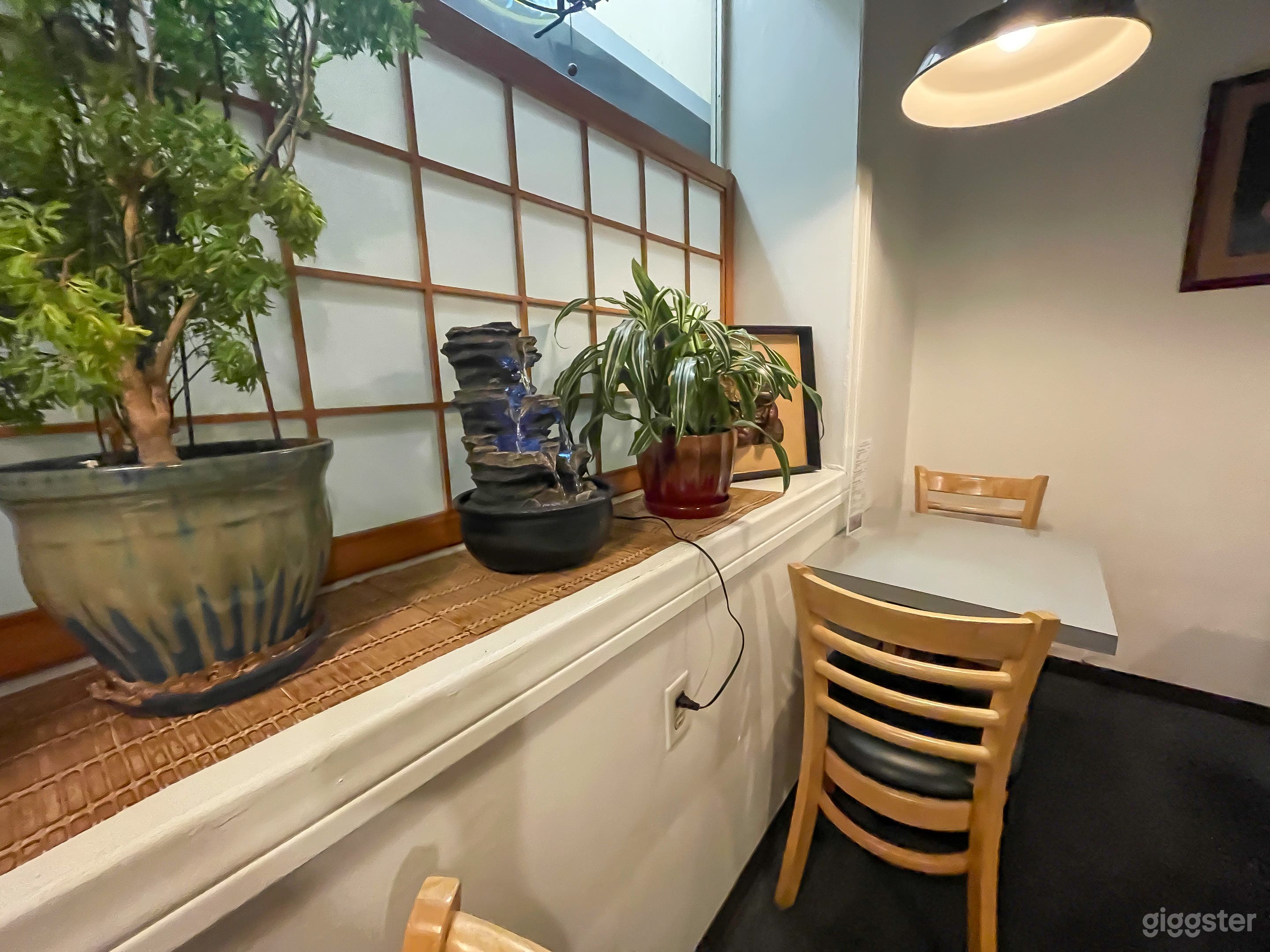 Modern Sushi Restaurant Photo 2