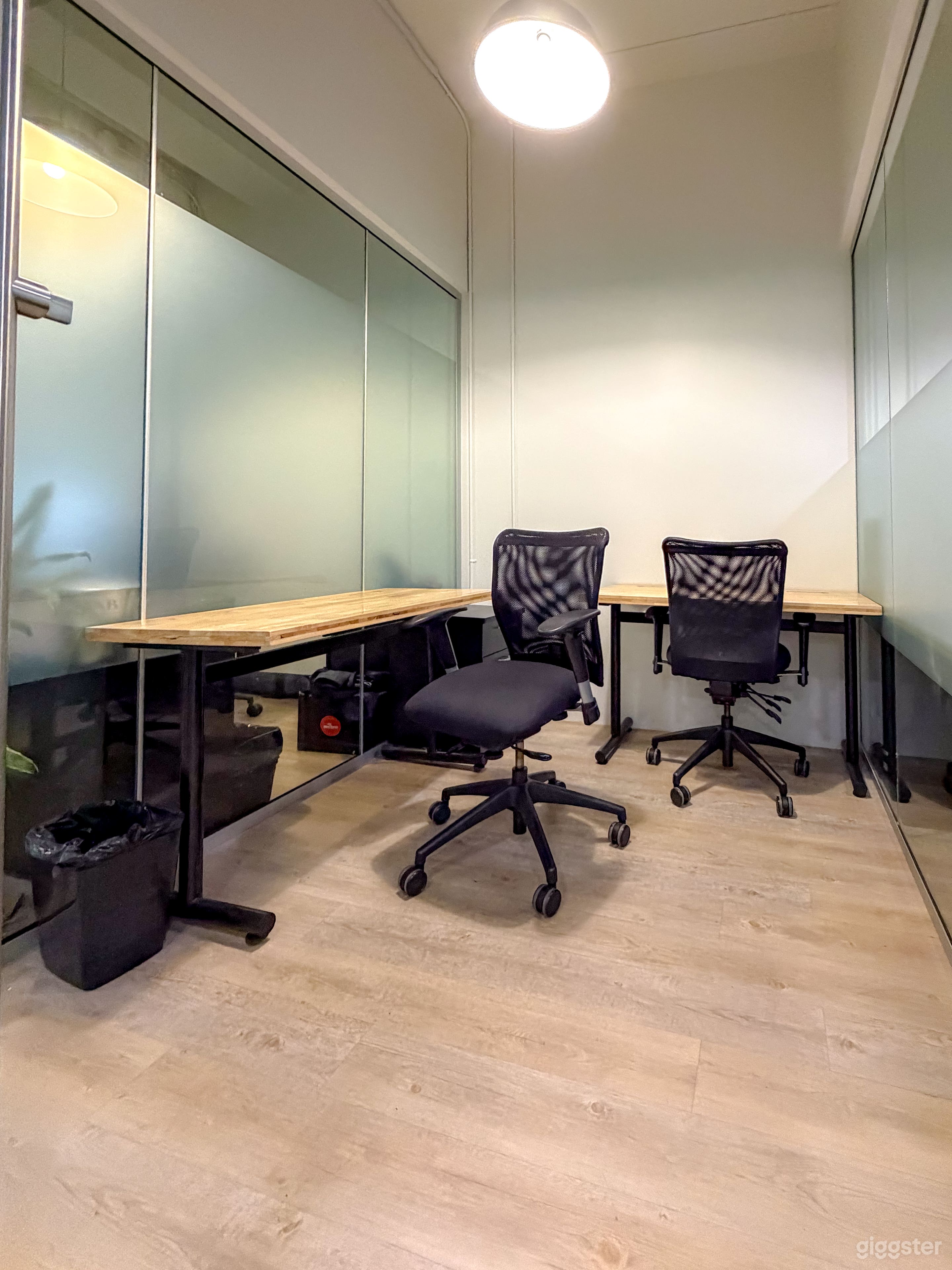 2-Person Fully Furnished Office Photo 2