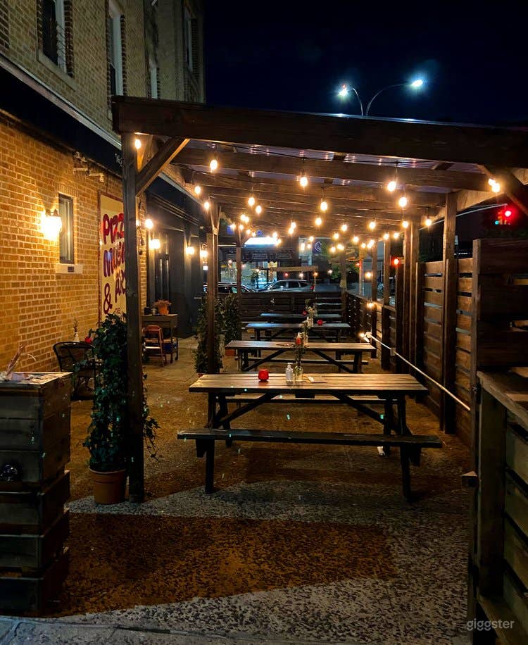 Old School Pub Photo 3