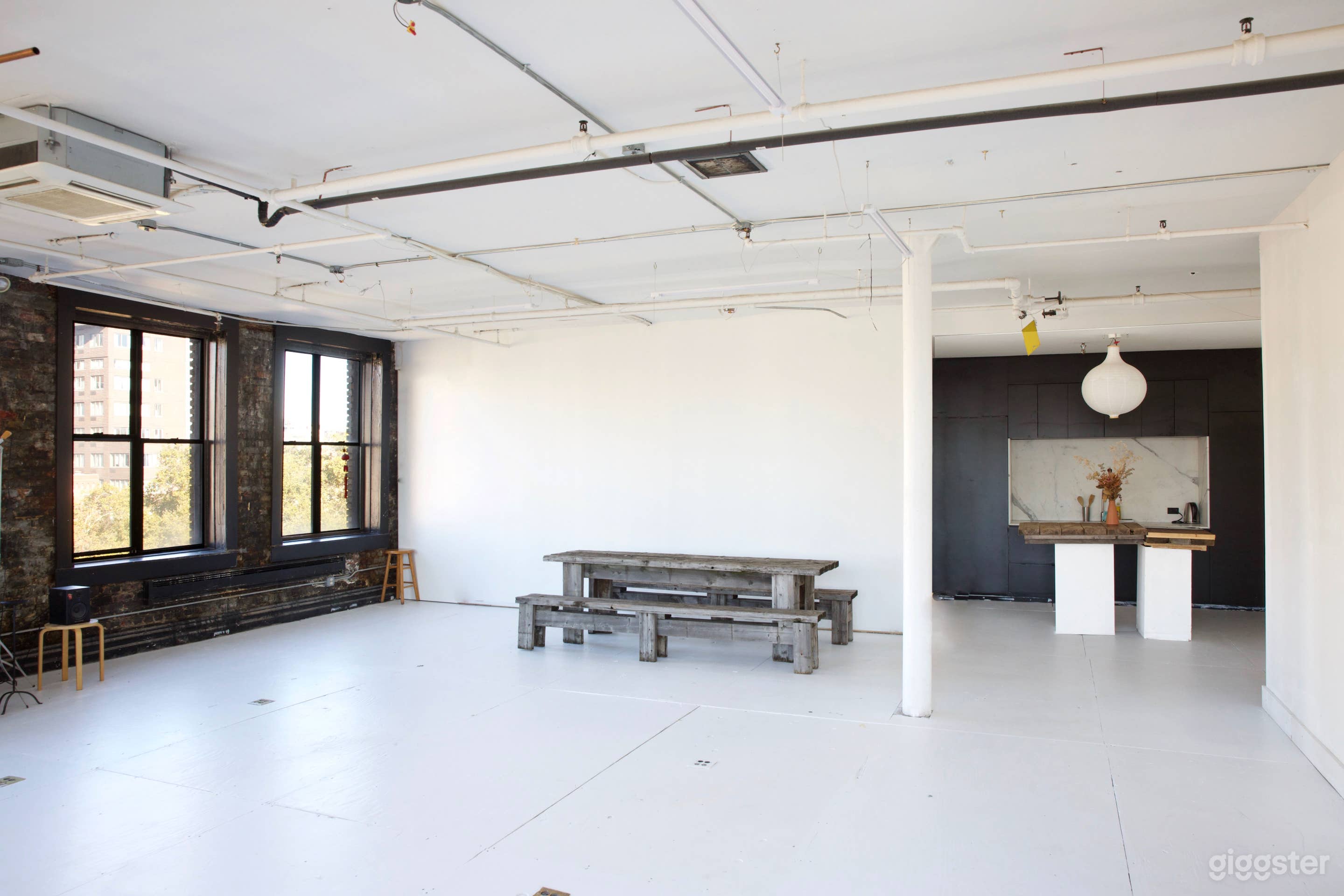 Open Plan Studio in Dimes Square Photo 2