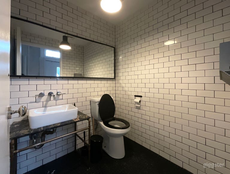  Open Plan Studio in Dimes Square 