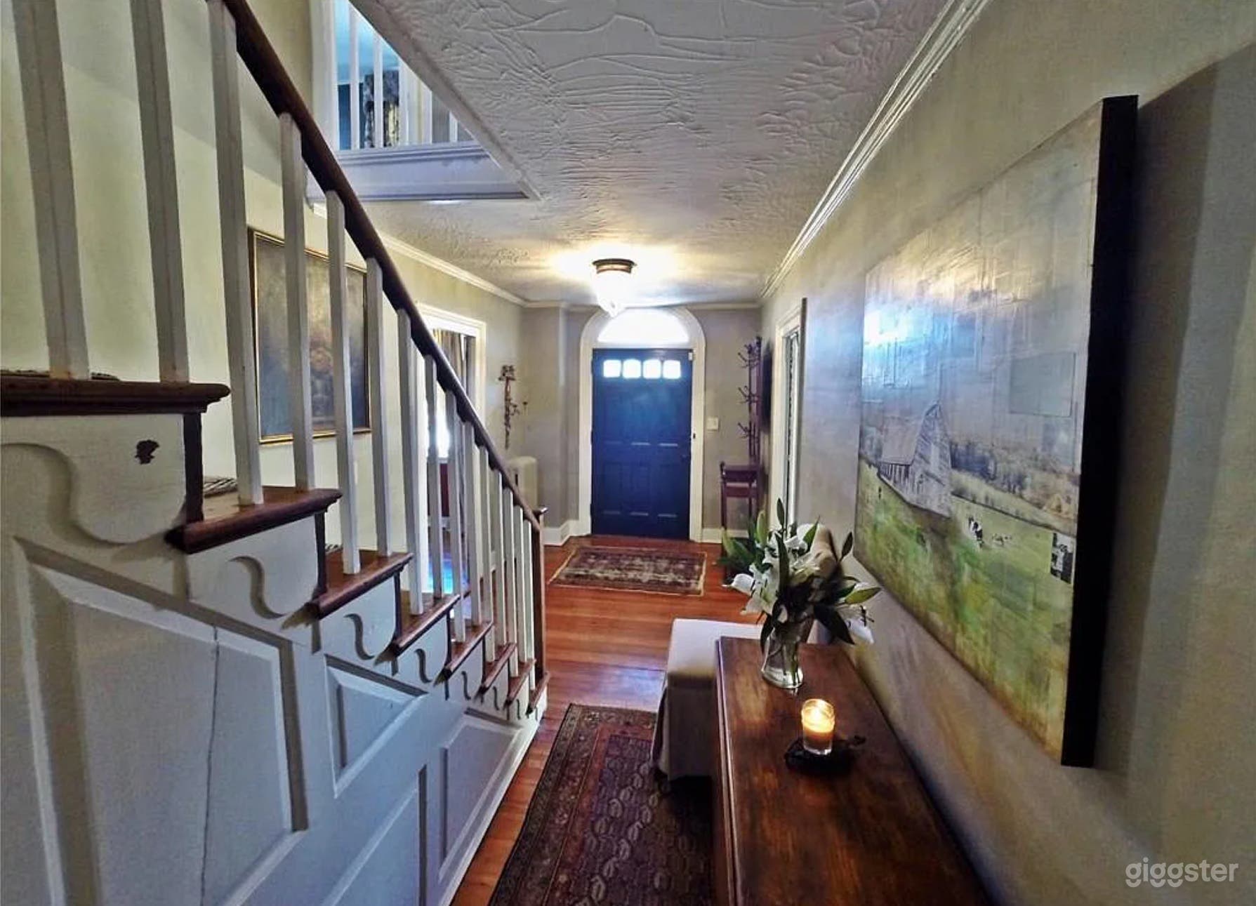 The Yellow House Photo 4