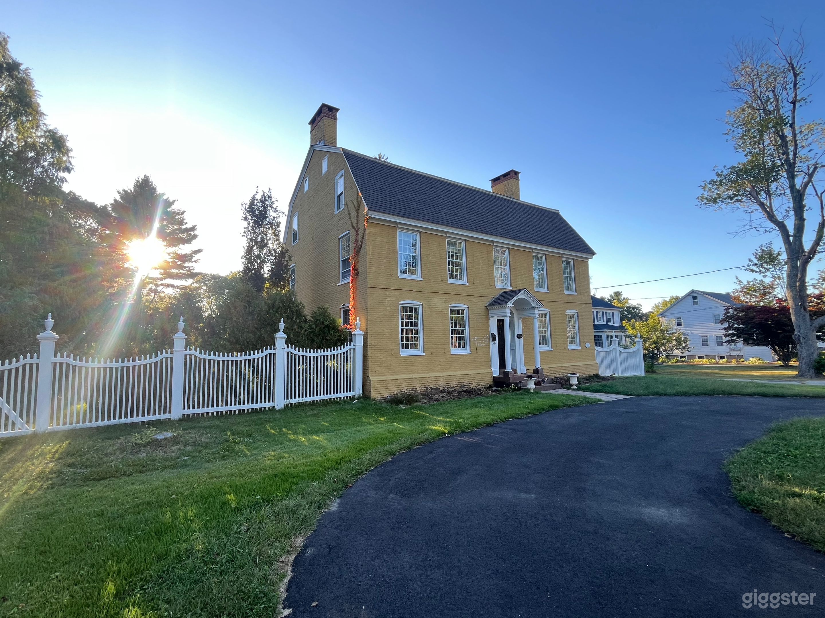 The Yellow House Photo 1