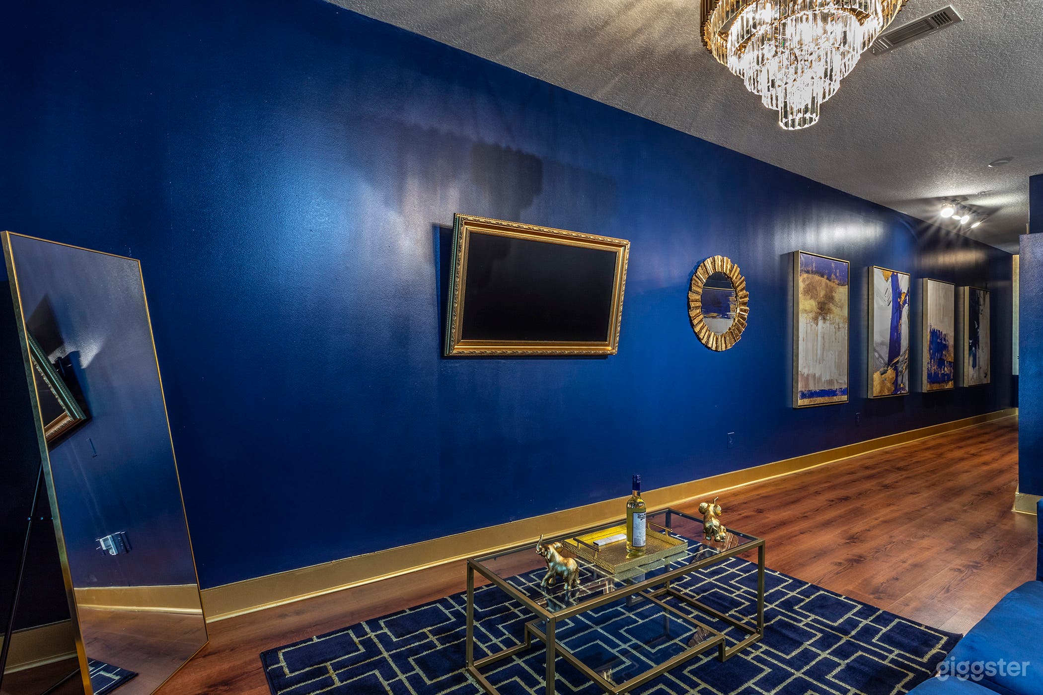 Buckheadroyaltypalace Home Photo 4