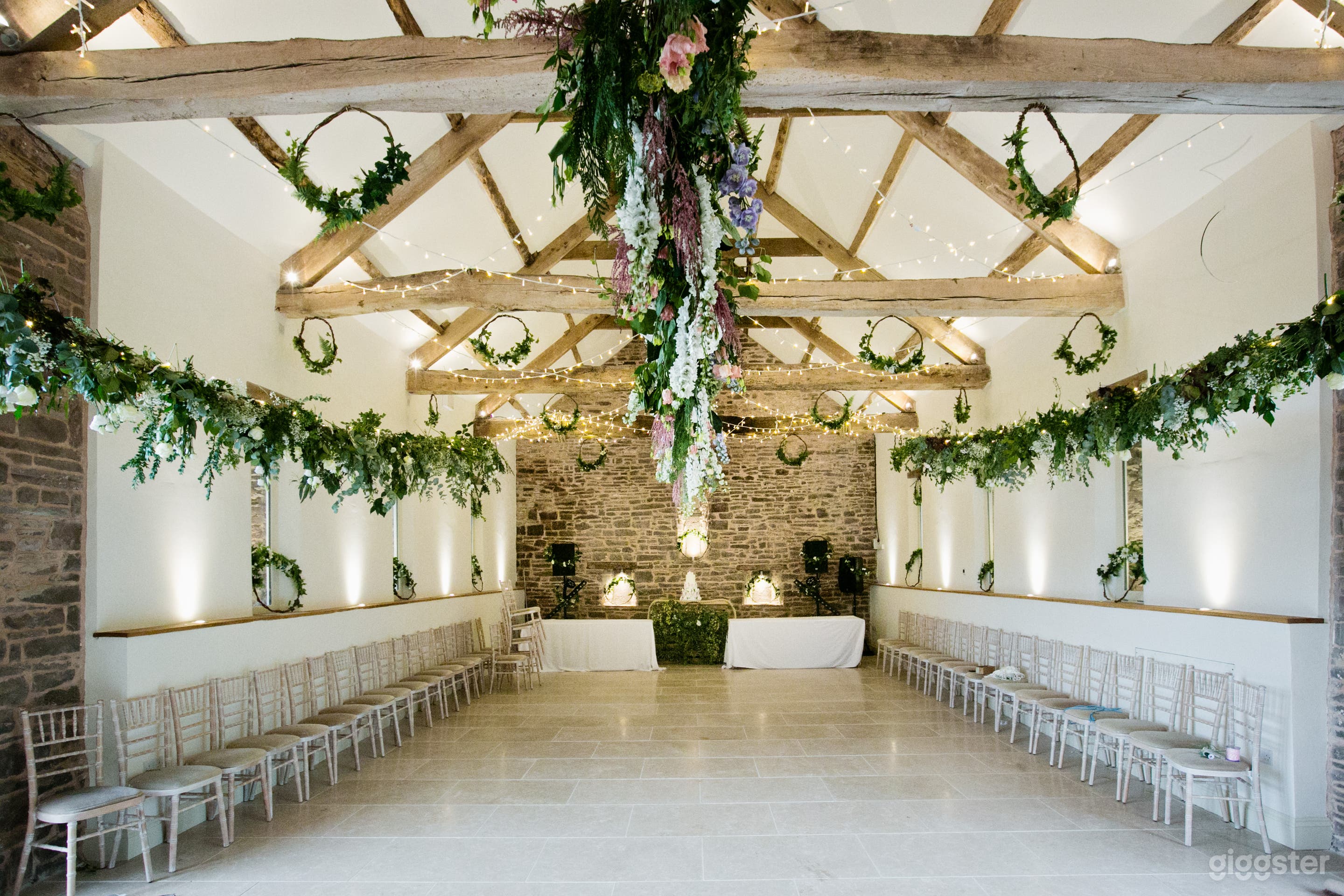 Georgian Manor House with Splendid Barn and Private Grounds Photo 2