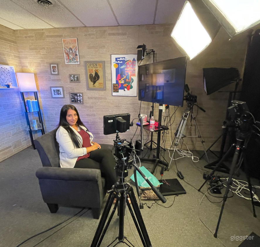 Pod Room Video Podcasts Photo 1