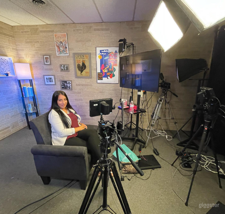  Pod Room Video Podcasts 