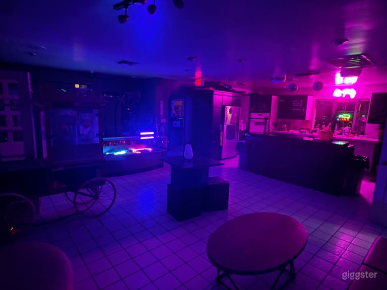  Bar area 