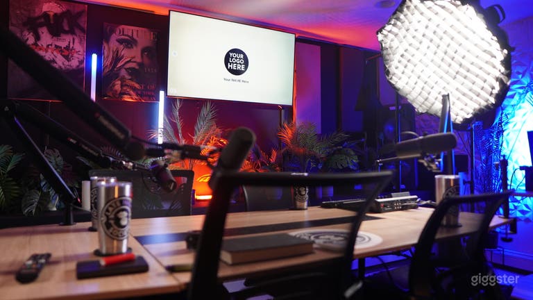  Podcast video Studio multiple 4k cameras 