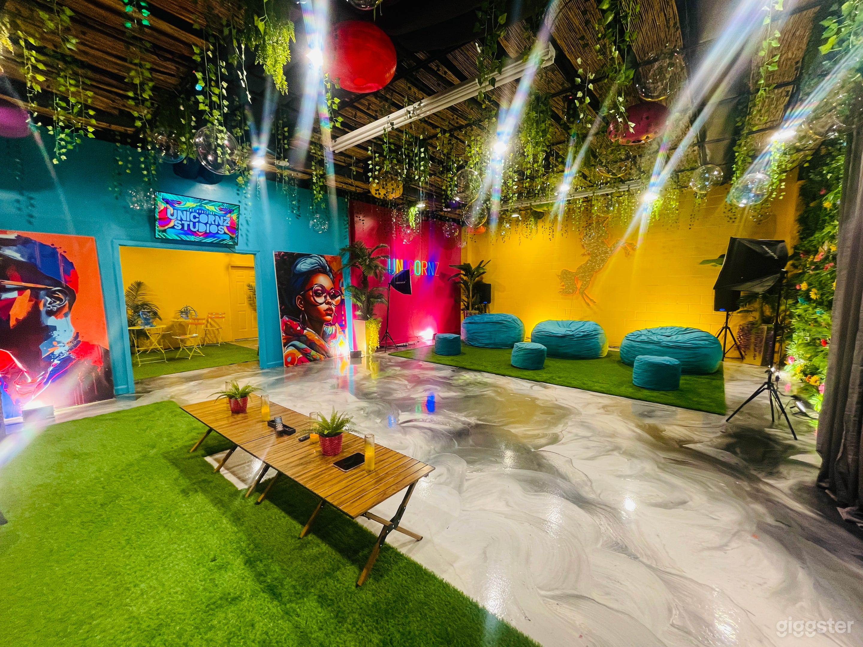 Colorful Eclectic Space in Downtown Atlanta Photo 4