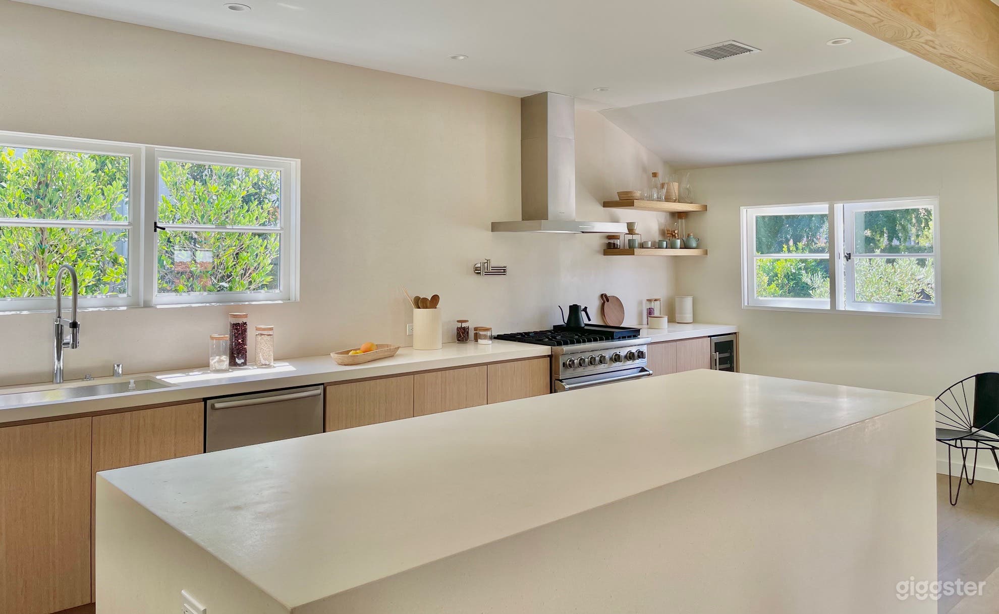 California Modern Photo 1