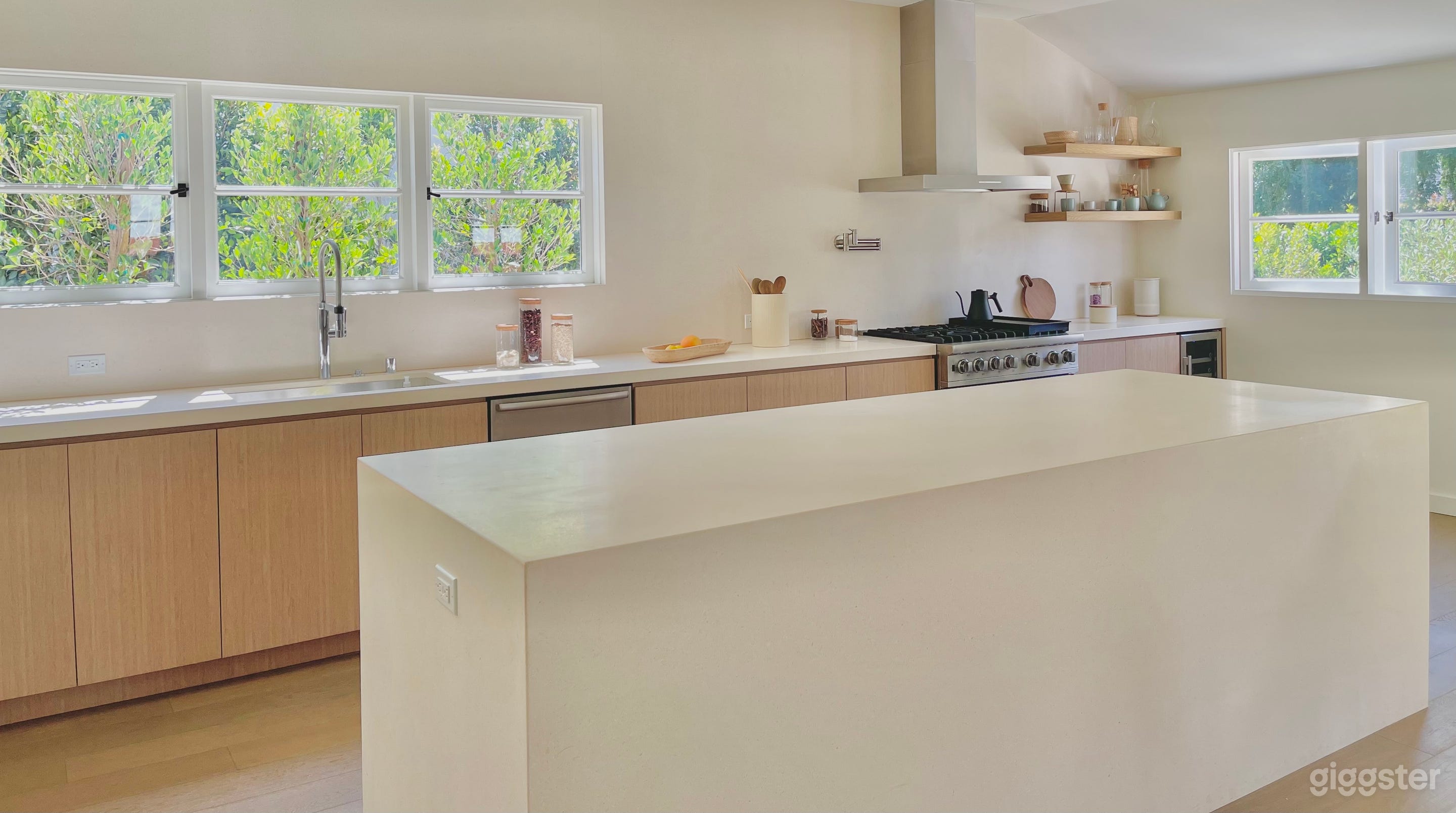 California Modern Photo 2