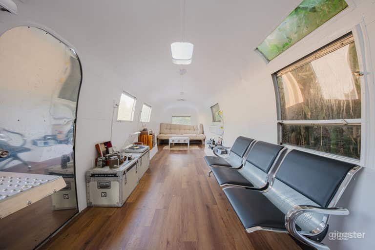  MODERN OASIS VINTAGE AIRSTREAM 