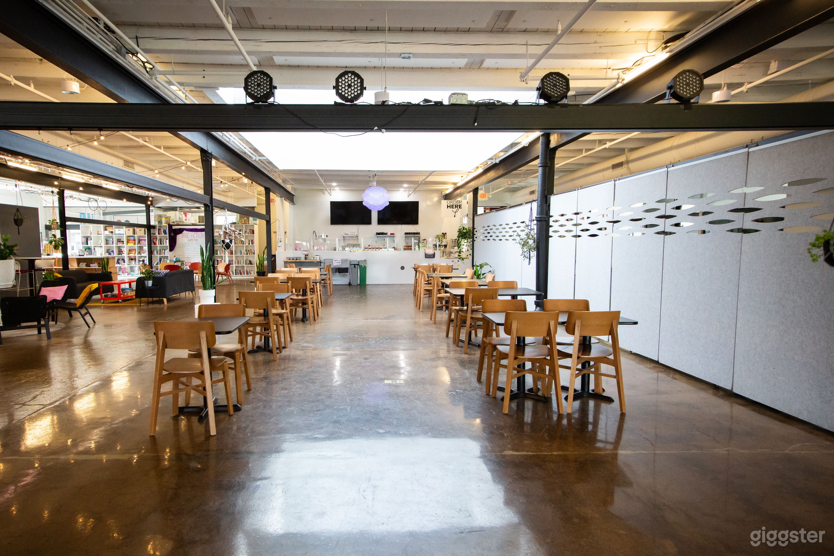 Spacious Dining Area in Uptown Photo 3