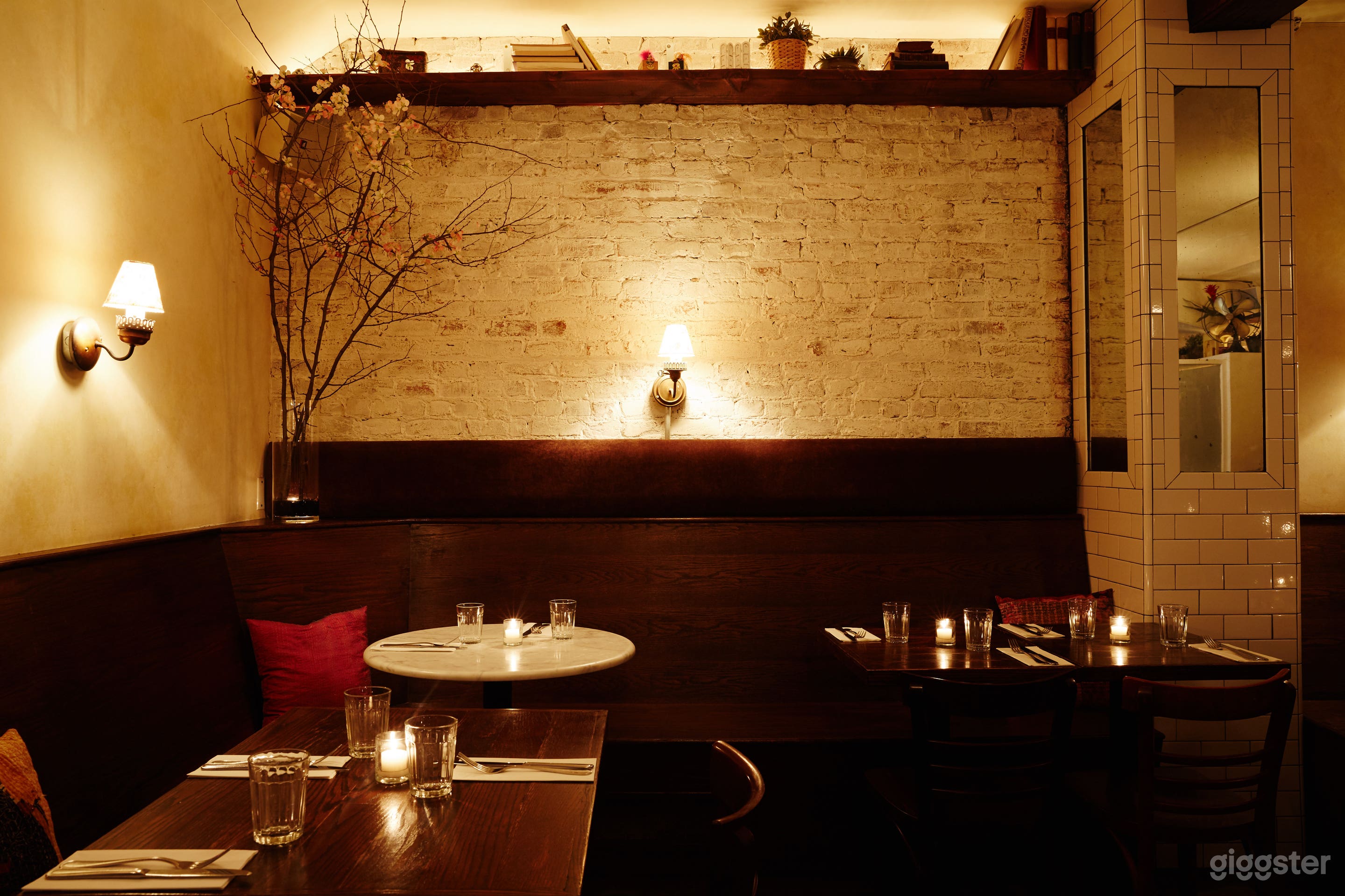 Cute French bistro Photo 2